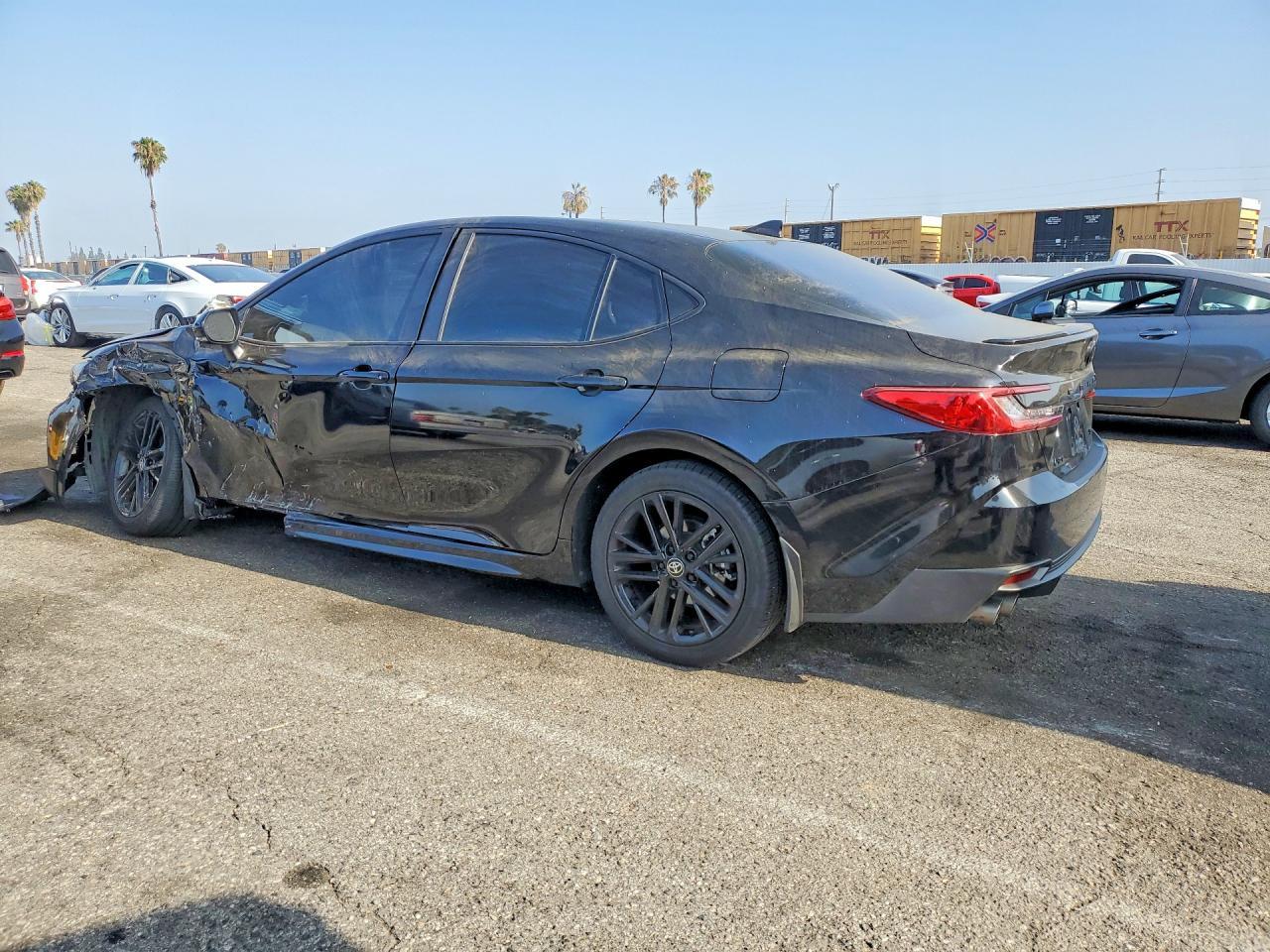 2025 Toyota Camry Se - Фото 2