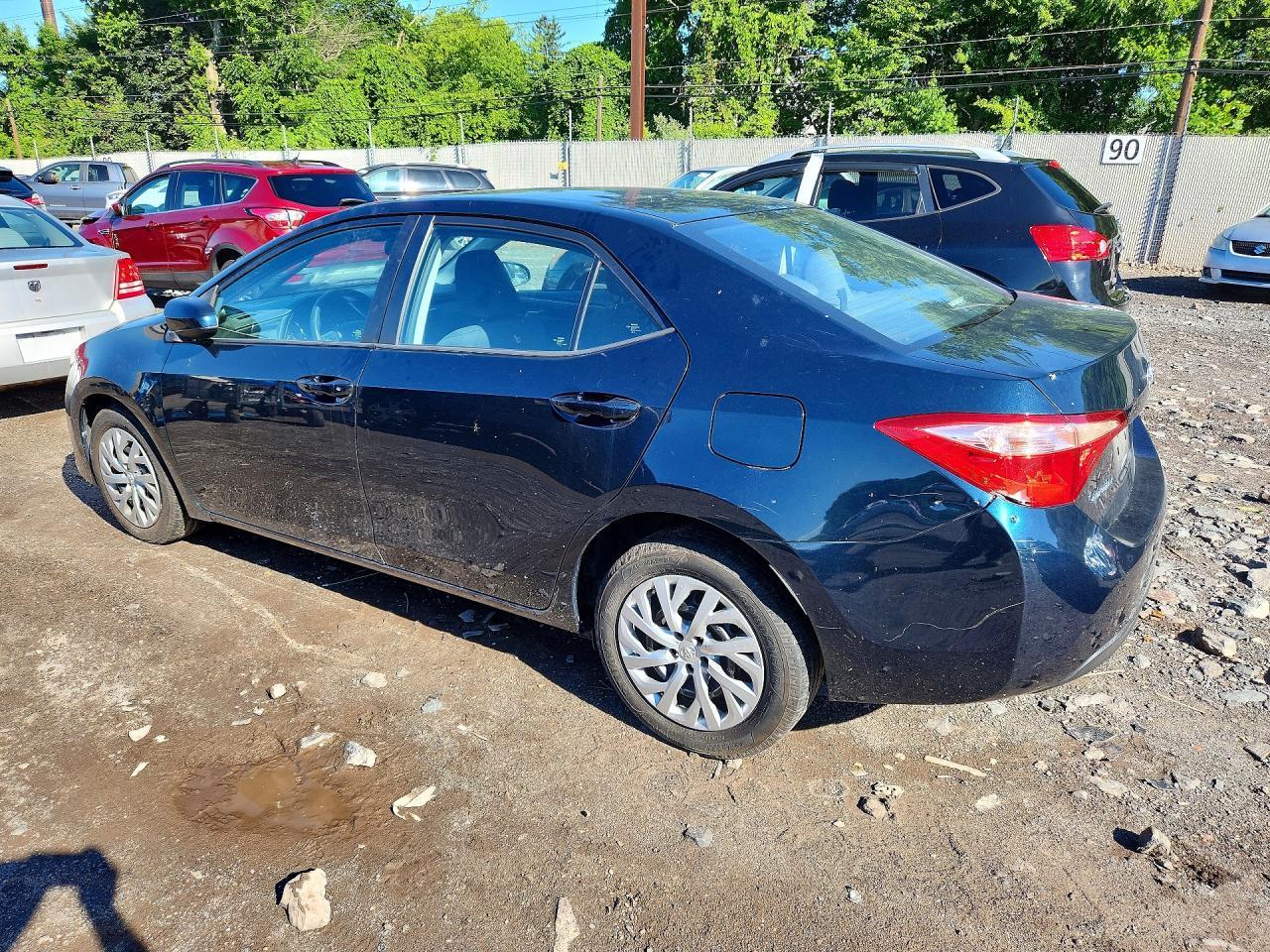 2017 Toyt Corolla - Фото 2