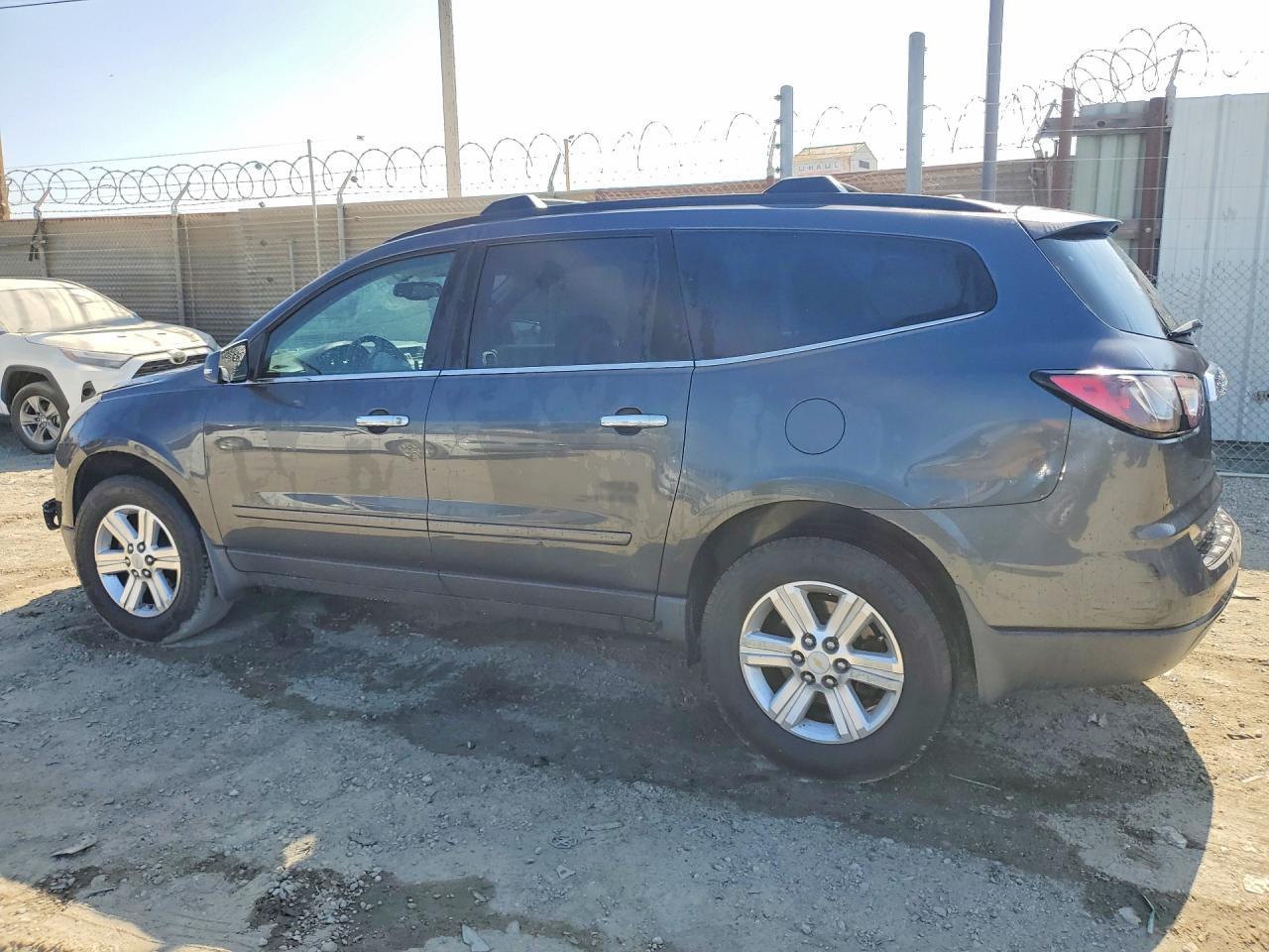 2013 Chevrolet Traverse Lt - Фото 2