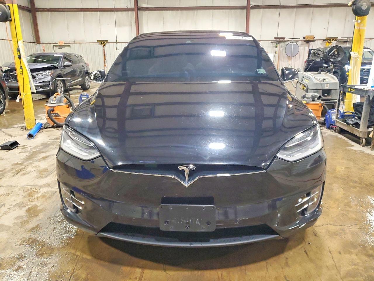 2016 Tesla Model X - Фото 5