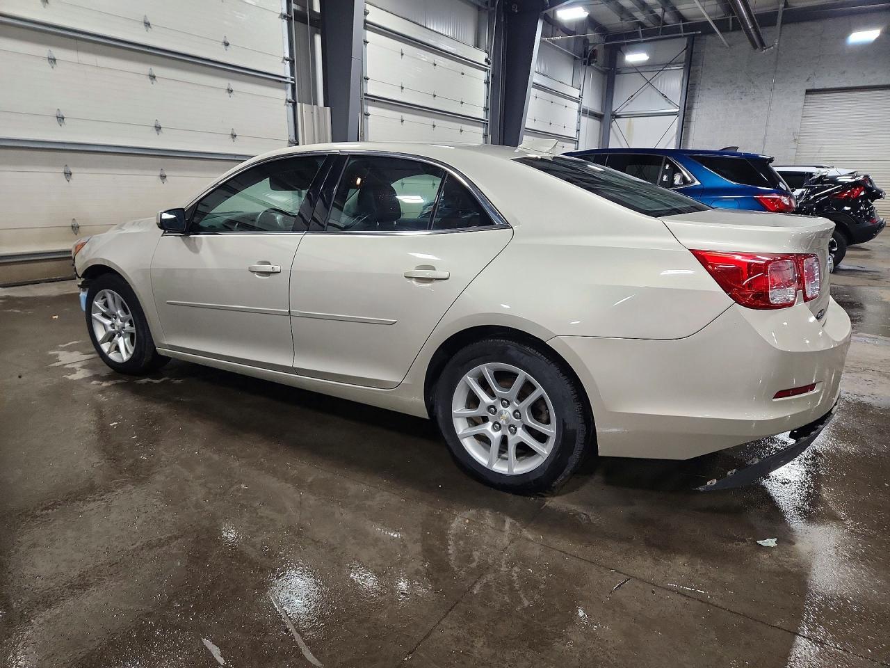 2015 Chevrolet Malibu 1Lt - Фото 2