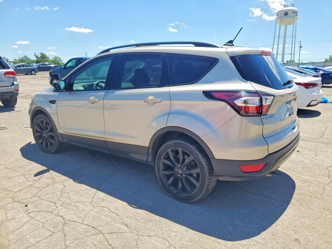 2018 Ford Escape Se - Фото 2