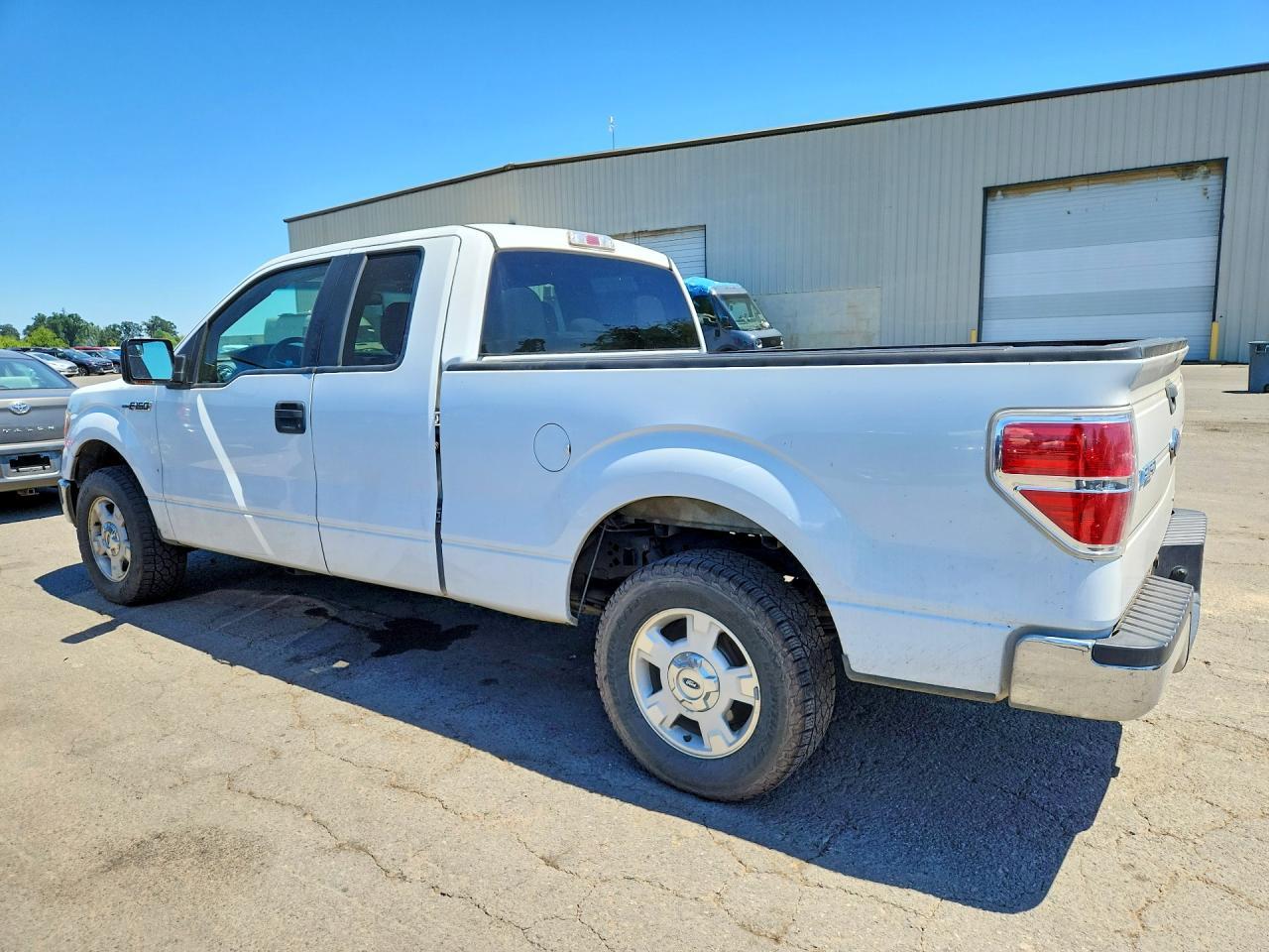 2014 Ford F150 Super Cab - Фото 2