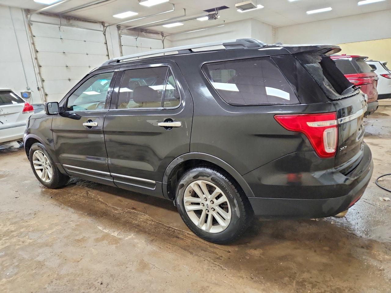 2014 Ford Explorer Xlt - Image 2