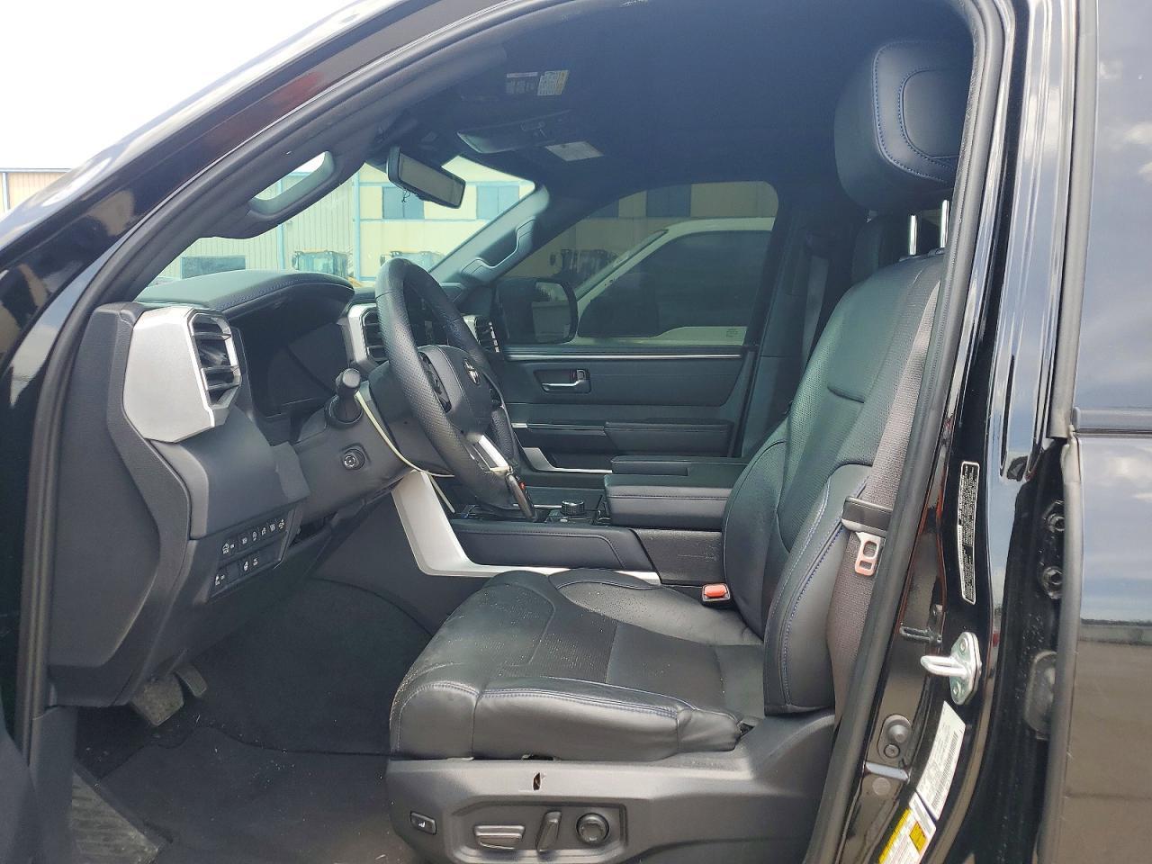 2022 Toyota Tundra Platinum - Image 7