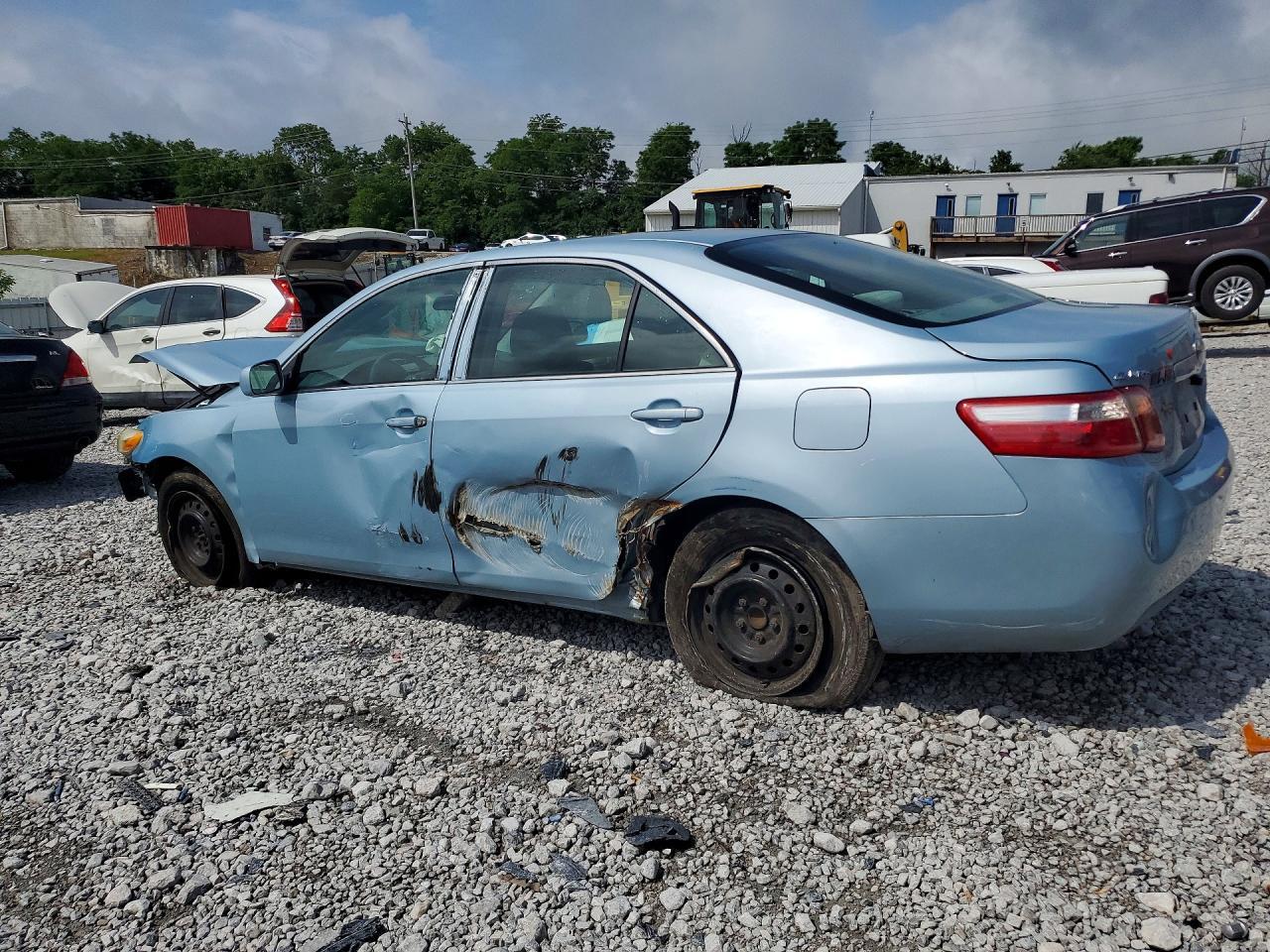 2009 Toyota Camry Le - Фото 2