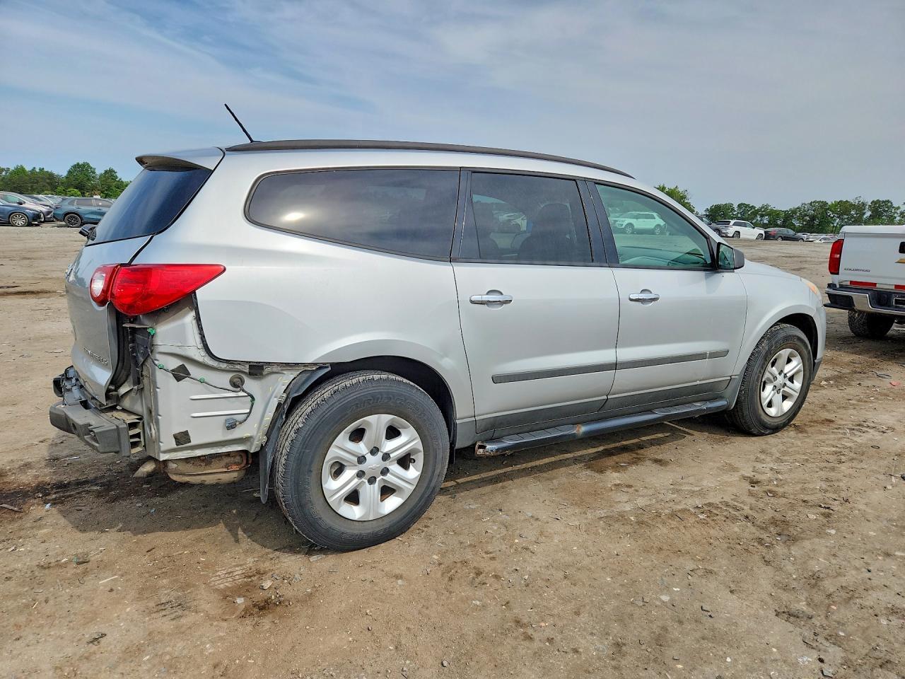 2012 Chevrolet Traverse Ls - Фото 3