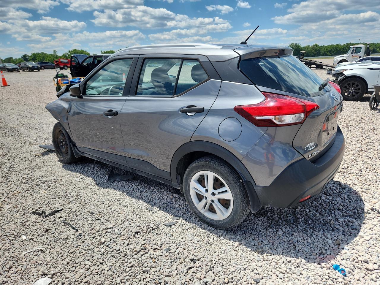 2019 Nissan Kicks S - Фото 2