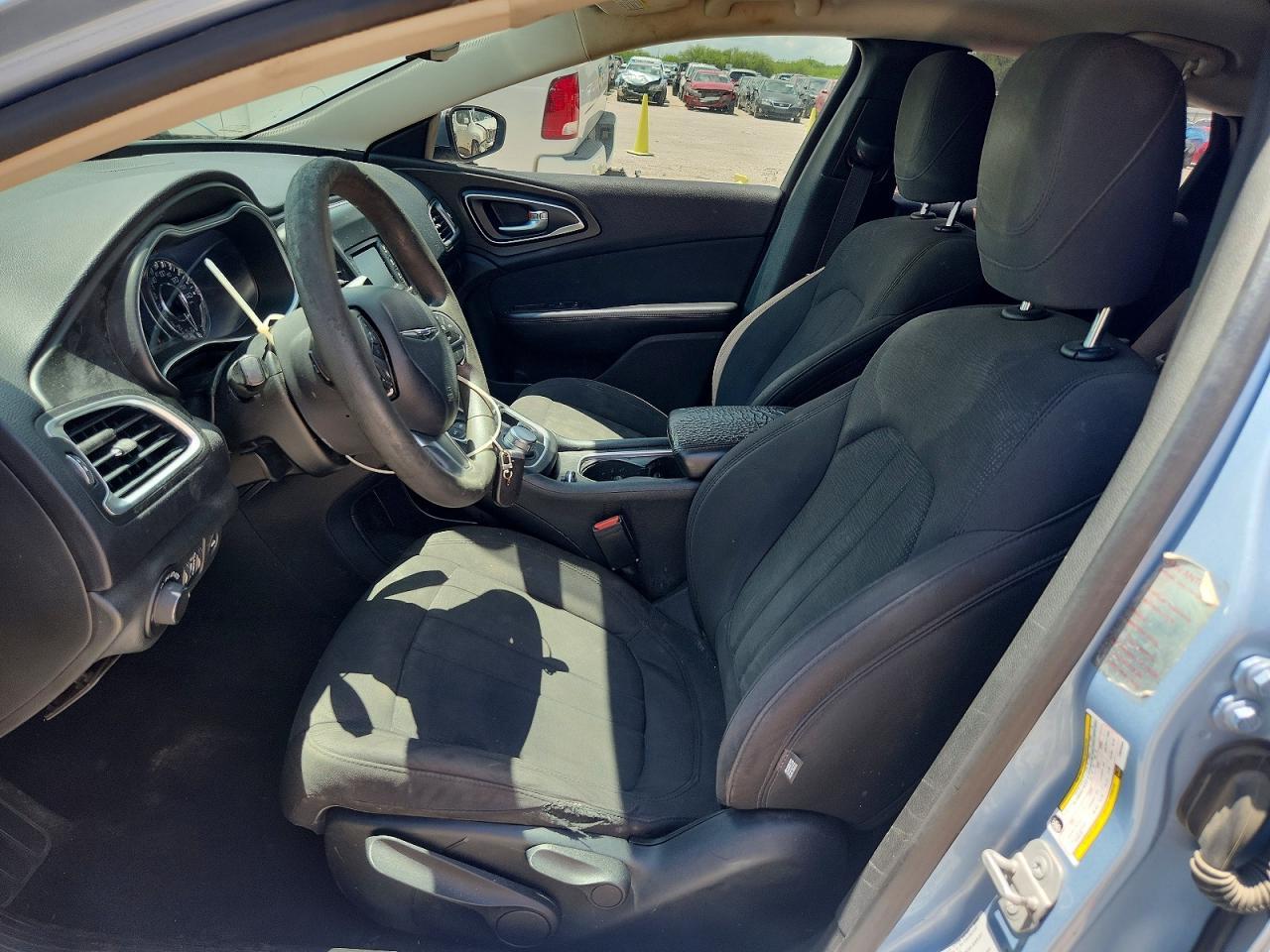 2015 Chrysler 200 Limited - Фото 7