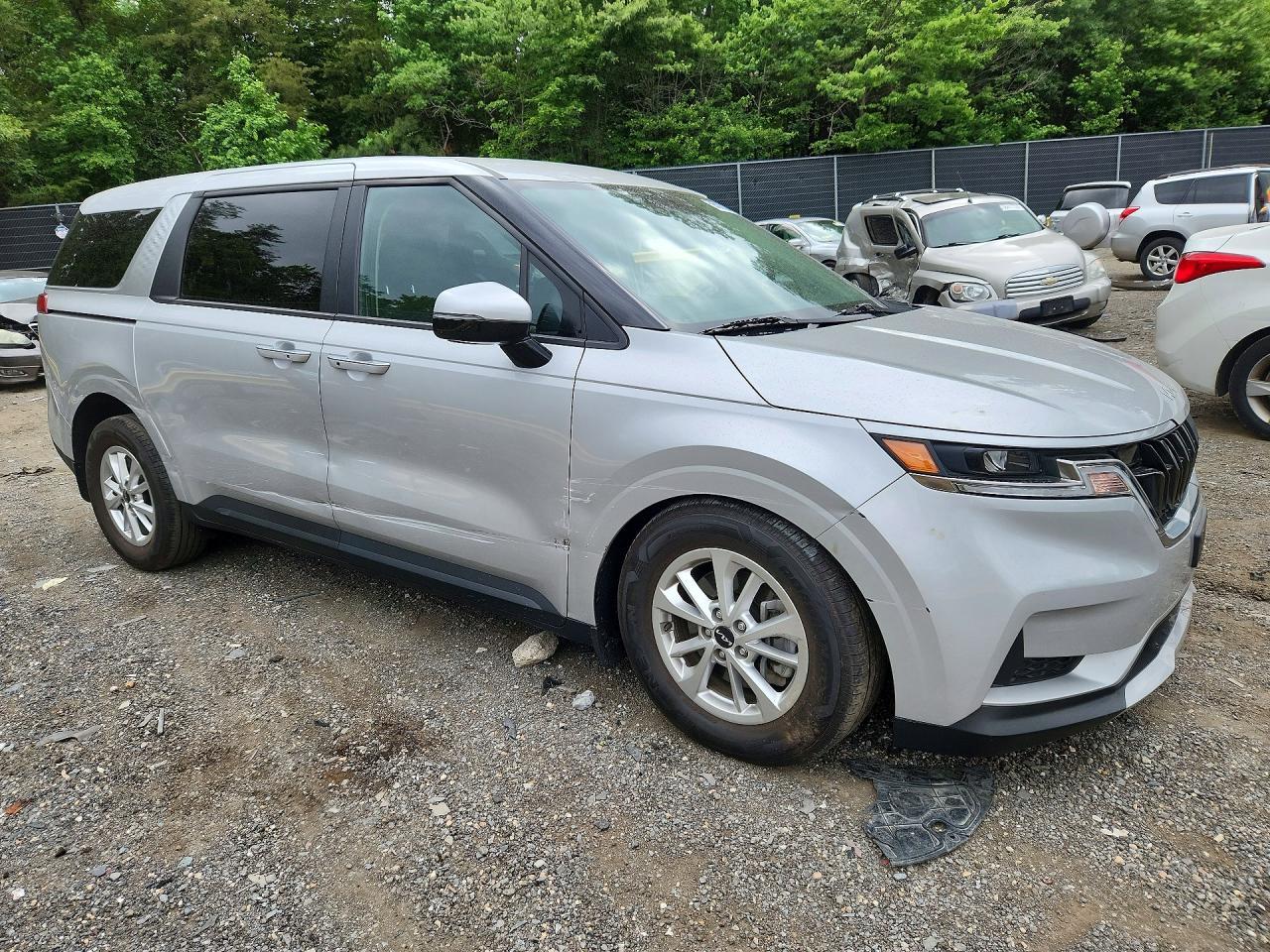 2023 Kia Carnival Lx - Image 4