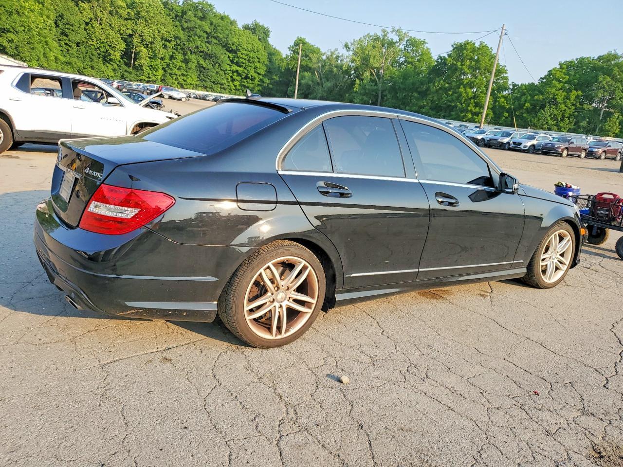 2012 Mercedes-Benz C 300 4Matic - Фото 3