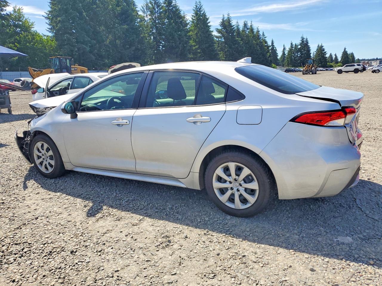 2022 Toyota Corolla Le - Image 2
