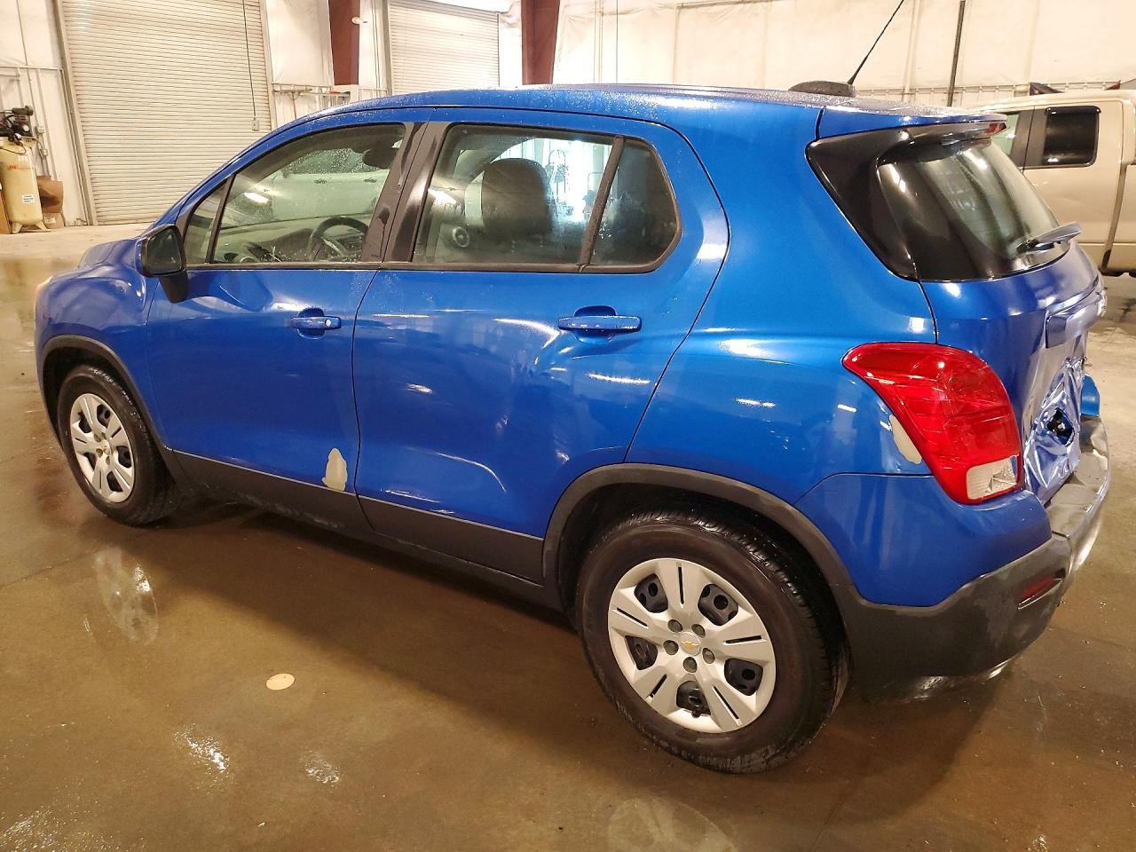 2015 Chevrolet Trax Ls - Image 2