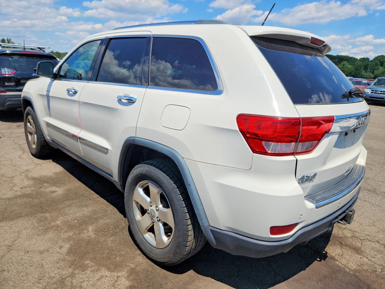2013 Jeep Grand Cherokee - Image 2