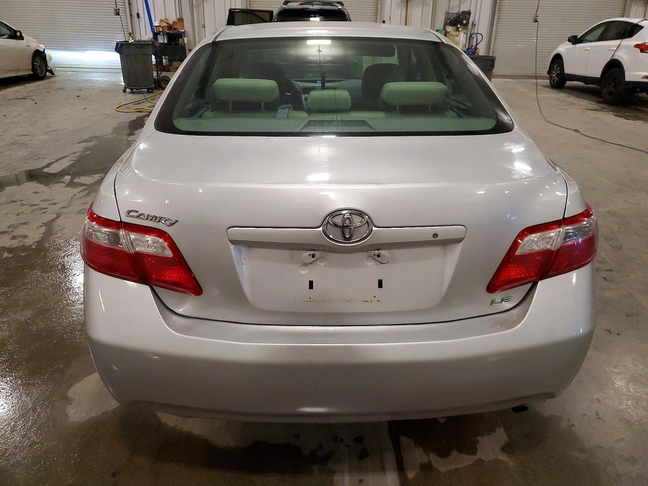 2009 Toyota Camry Le - Фото 6