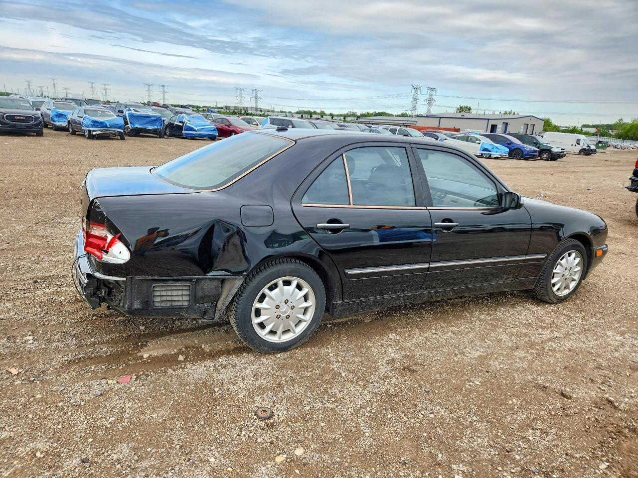 2000 Mercedes-Benz E 320 - Фото 3