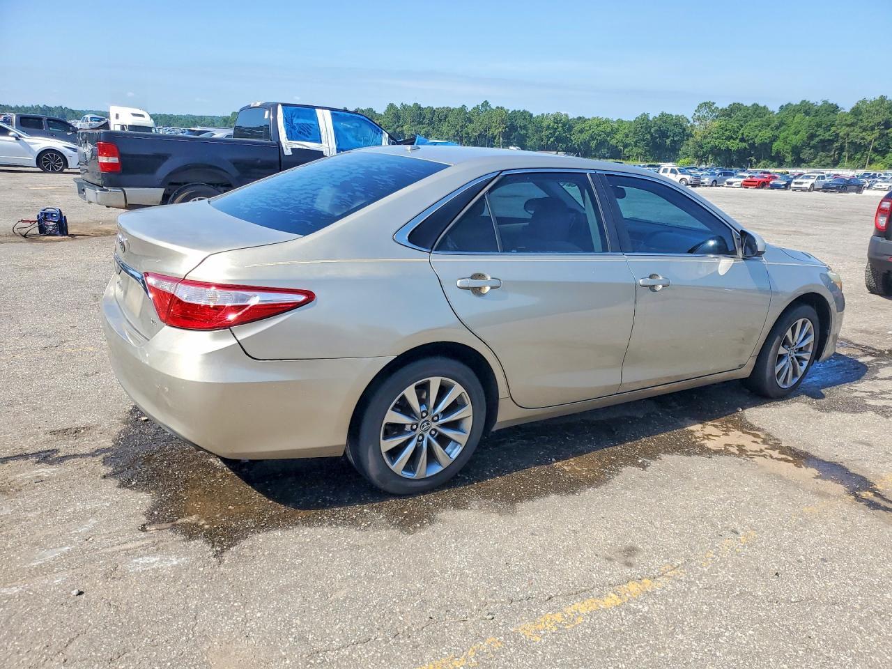 2016 Toyota Camry Xle - Фото 3