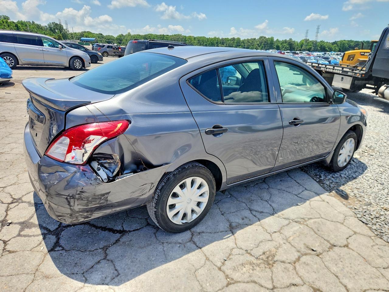 2017 Nissan Versa 1.6 S Plus - Image 3