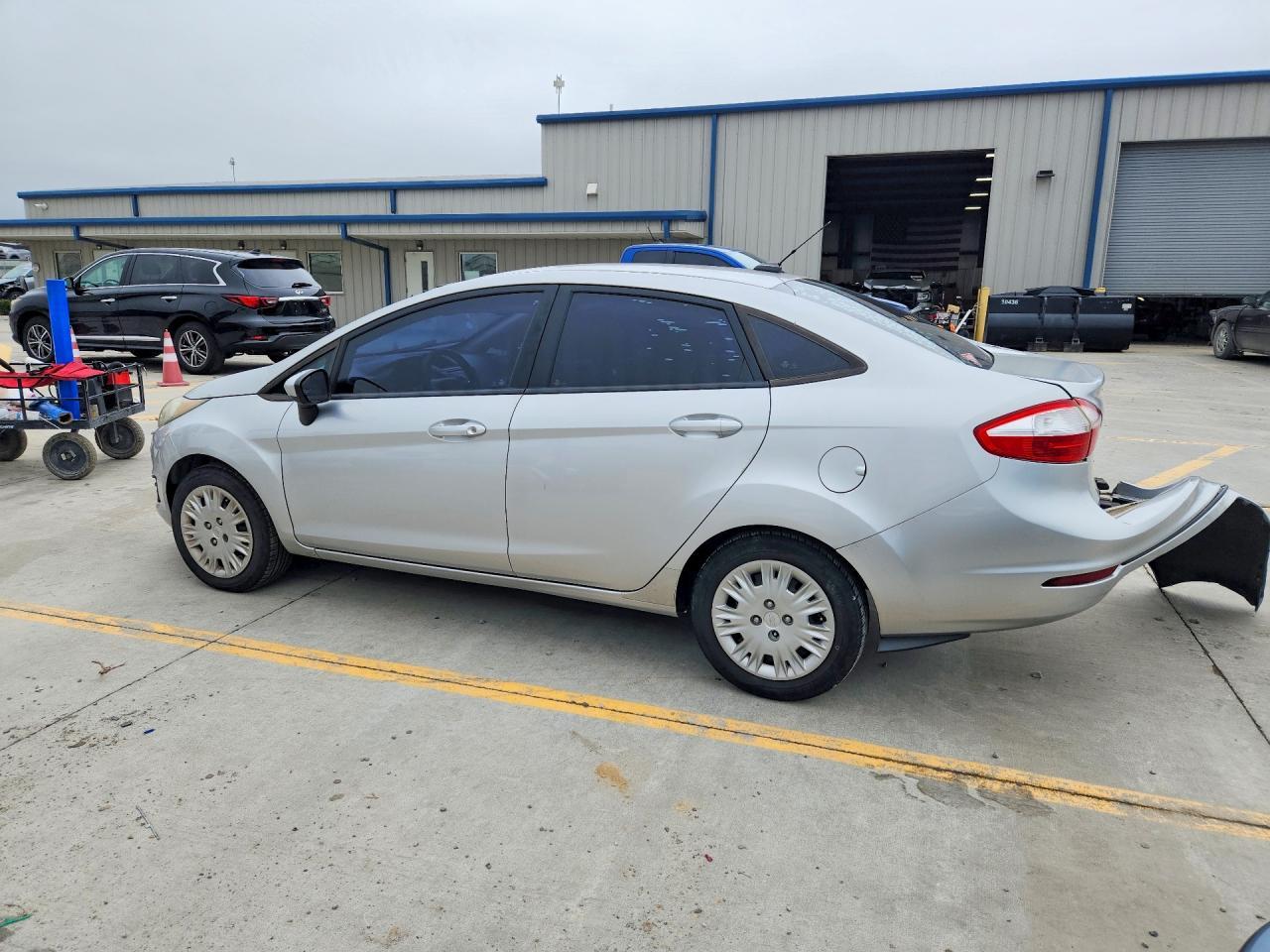 2016 Ford Fiesta S - Фото 2