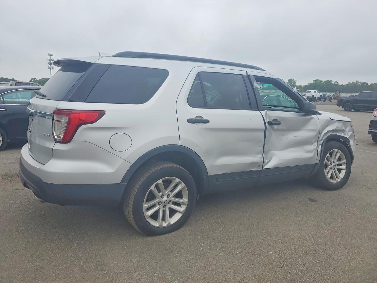 2017 Ford Explorer - Фото 3