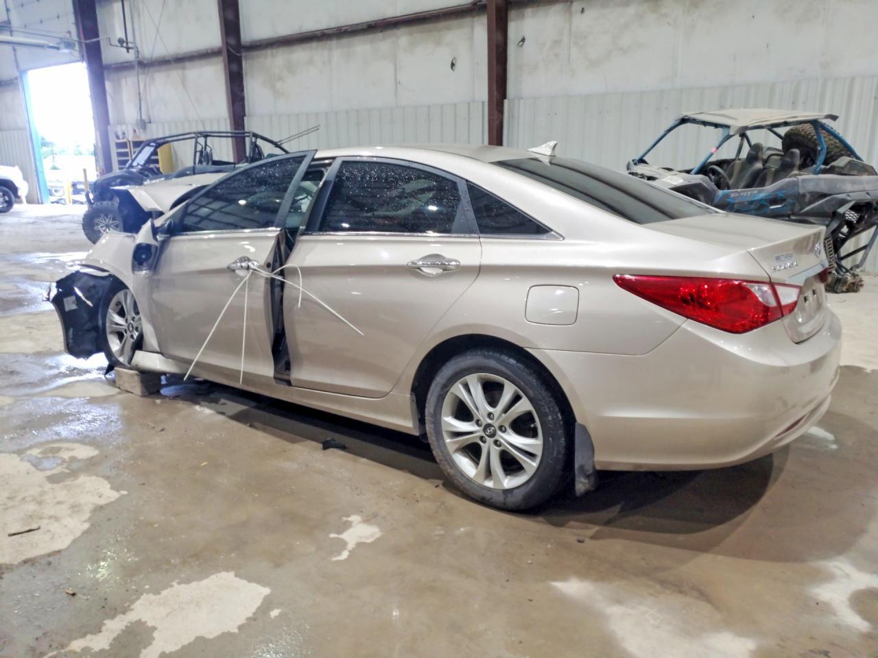 2011 Hyundai Sonata Limited - Image 2