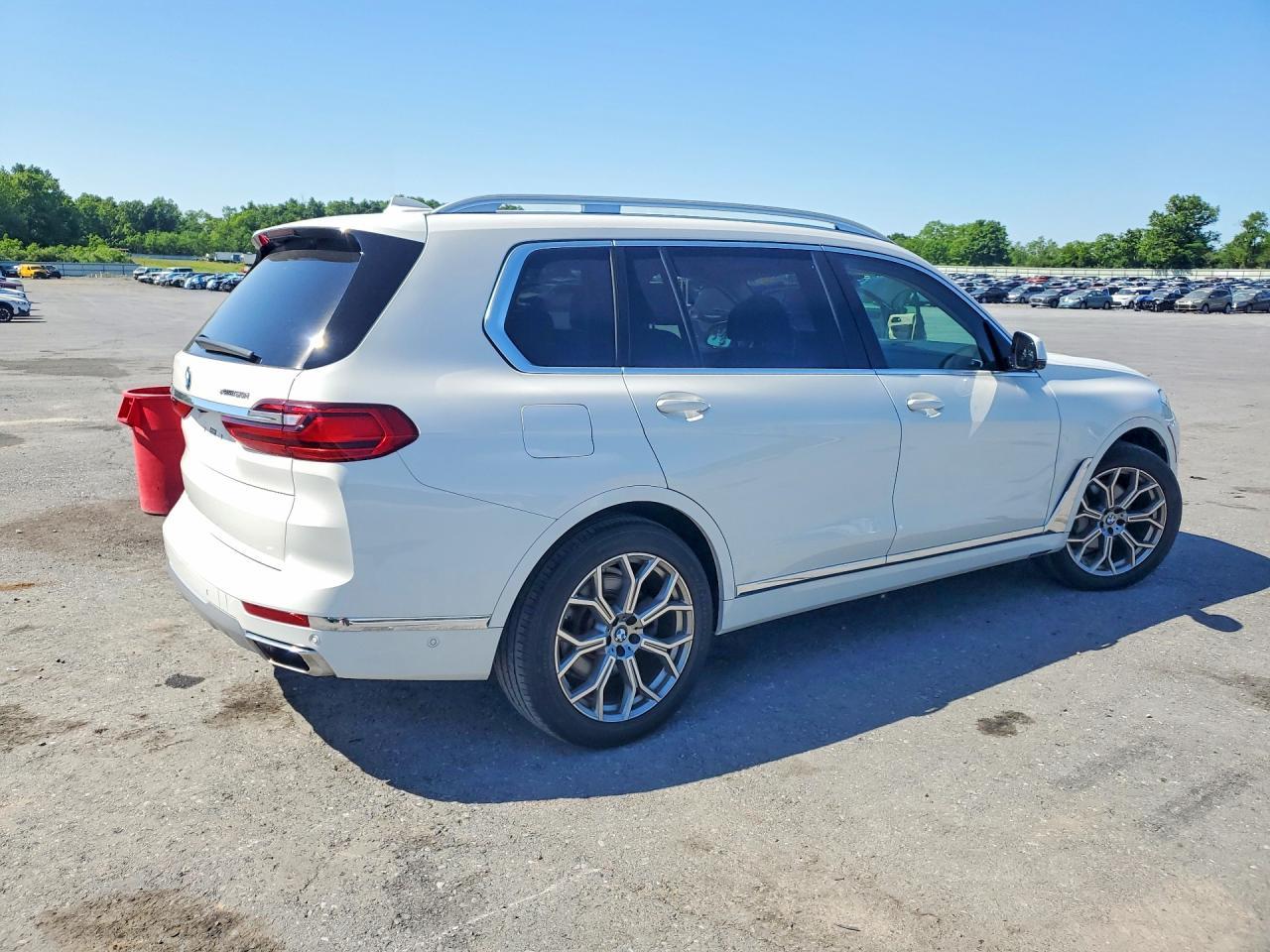 2019 BMW X7 xDrive50I - Image 3
