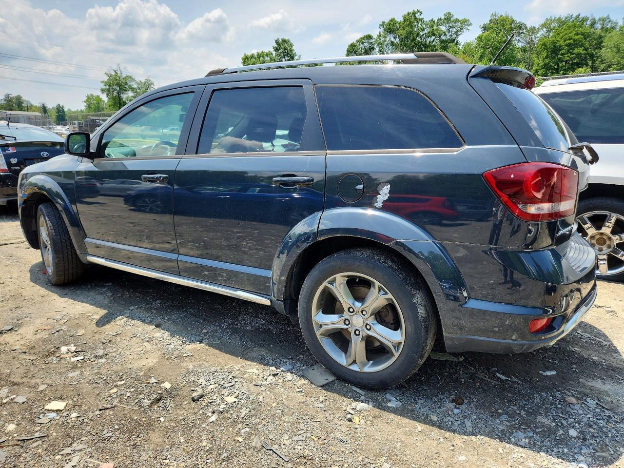 2017 Dodge Journey Crossroad - Image 2