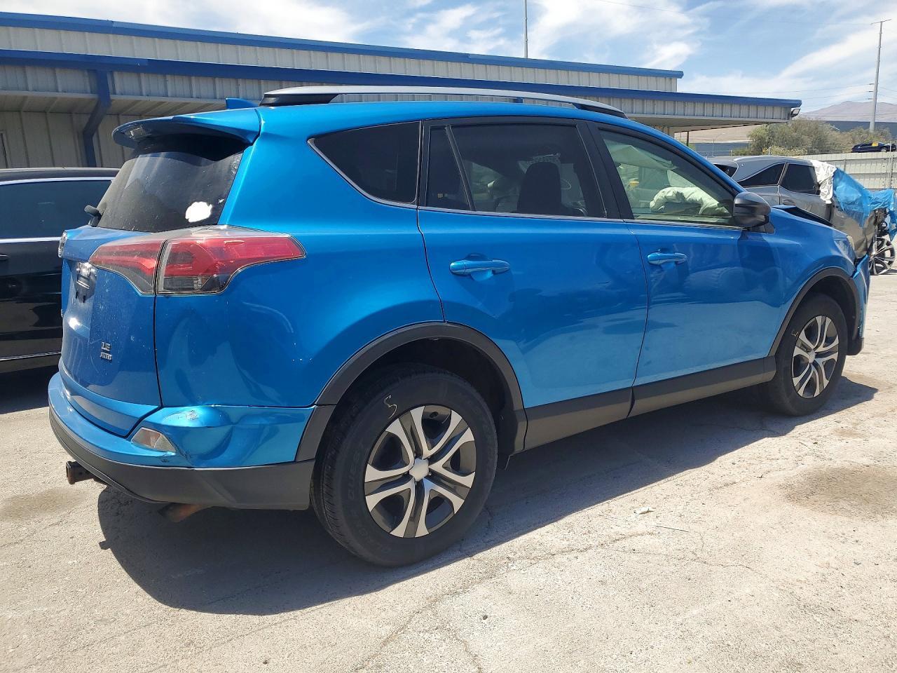 2018 Toyota Rav4 Le - Image 3
