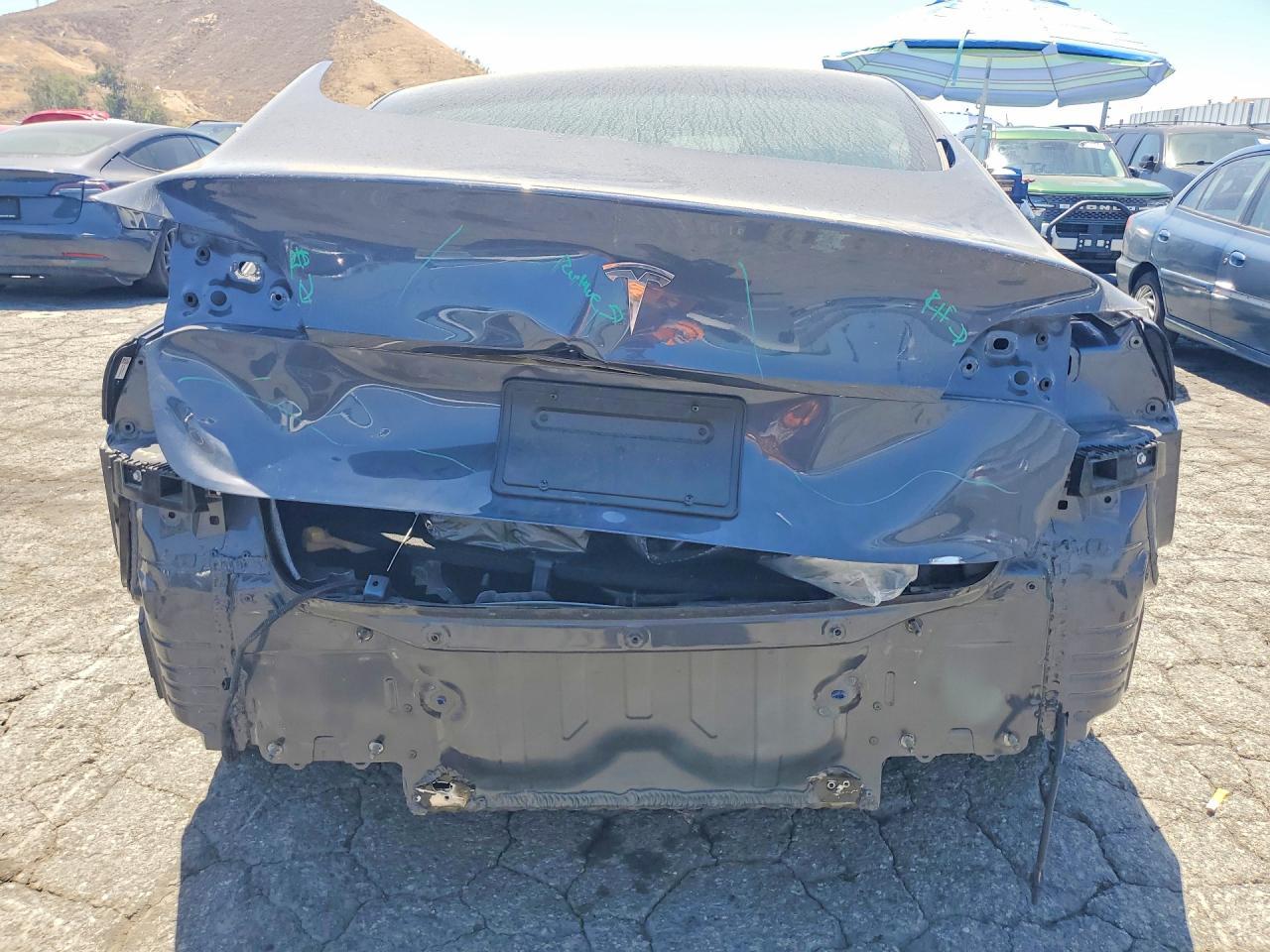 2018 Tesla Model 3 - Фото 6
