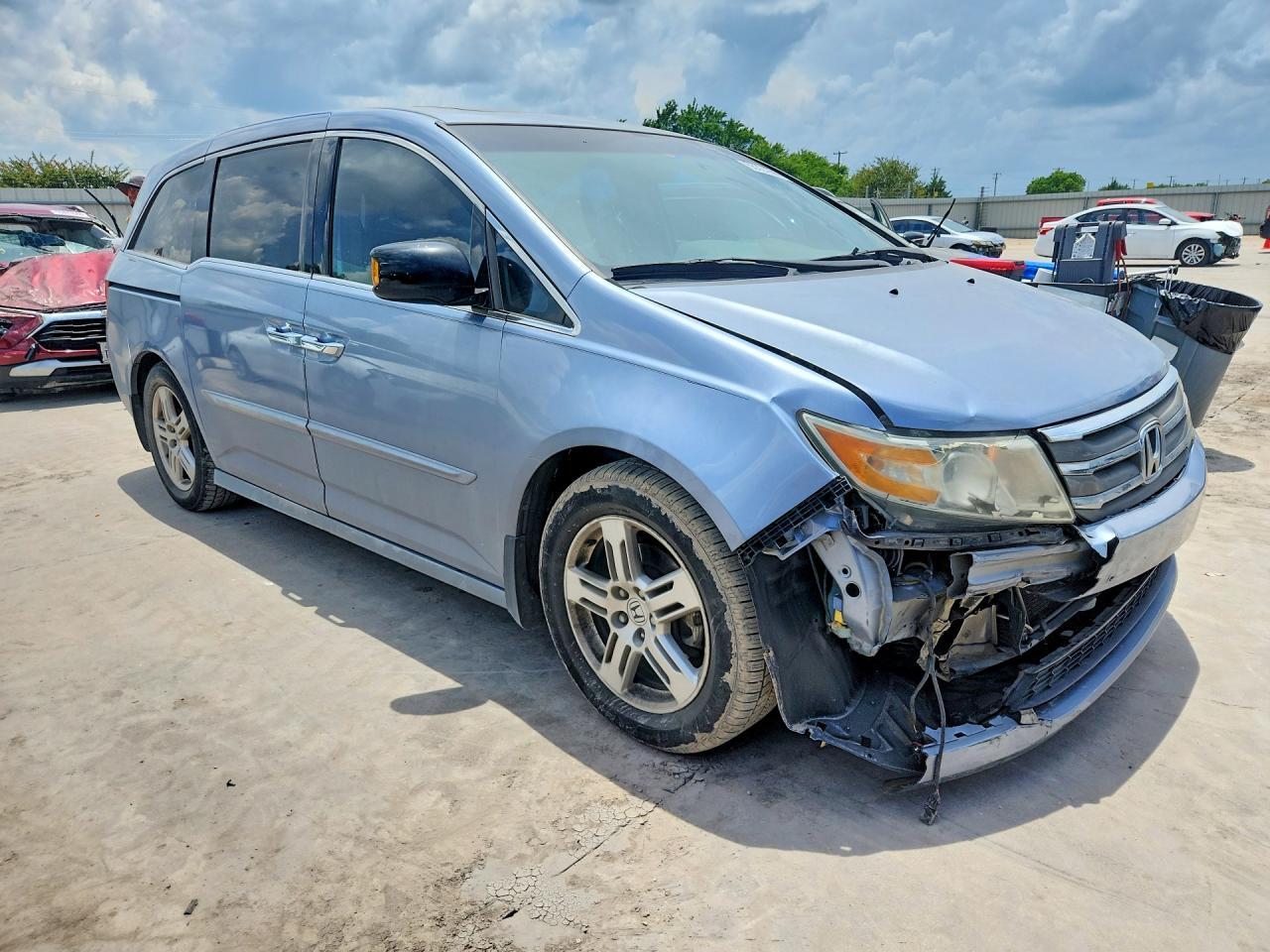 2013 Honda Odyssey Touring - Фото 4