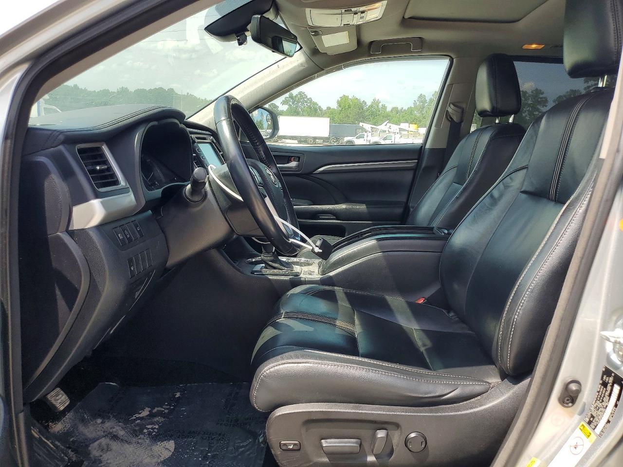 2017 Toyota Highlander Se - Image 7