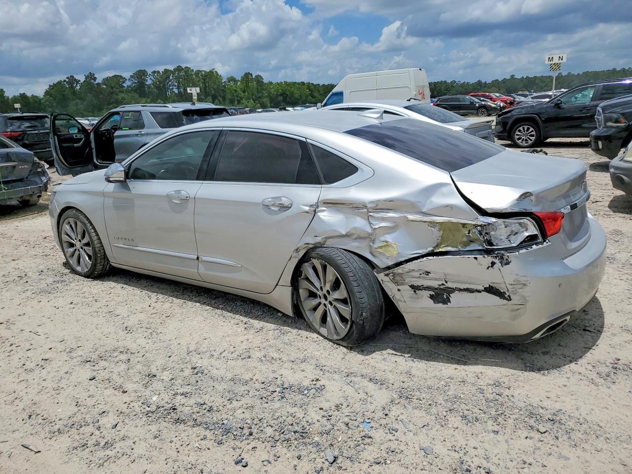 2019 Chevrolet Impala Premier - Фото 2