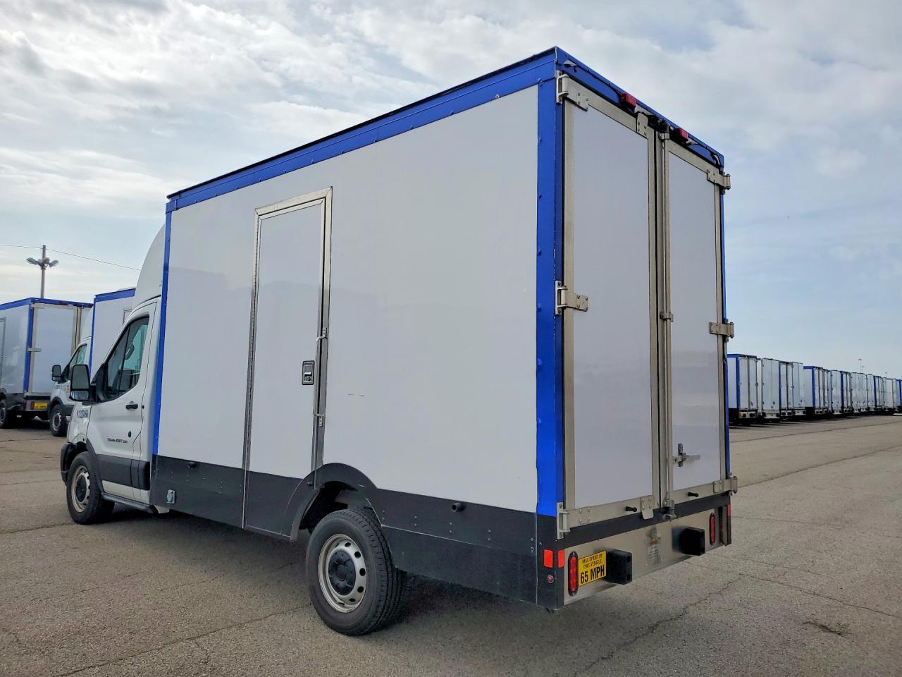 2022 Ford Transit Delivery Truck - Фото 2