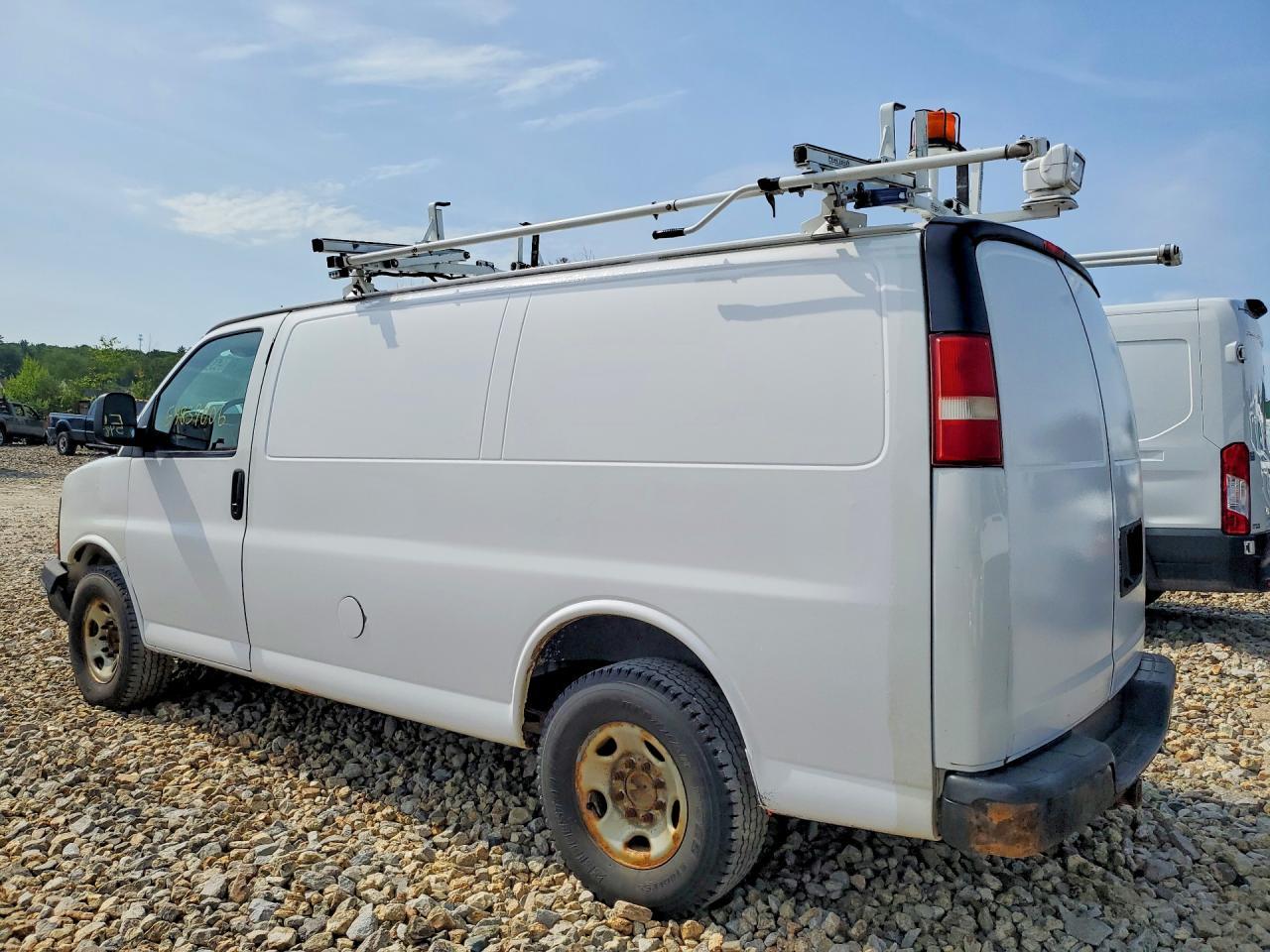 2015 Chevrolet Express G2500 - Image 2