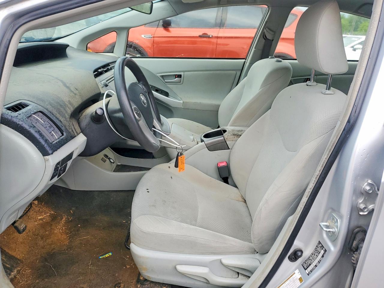 2013 Toyota Prius Two - Image 7