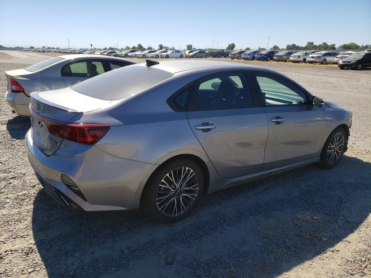 2023 Kia Forte Gt Line - Фото 3