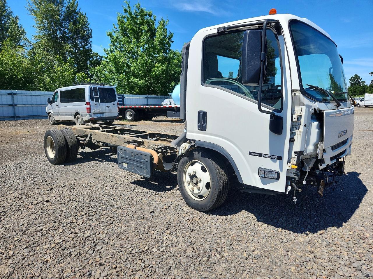 2019 Isuzu Nrr Truck Cab And Chassis - Фото 4