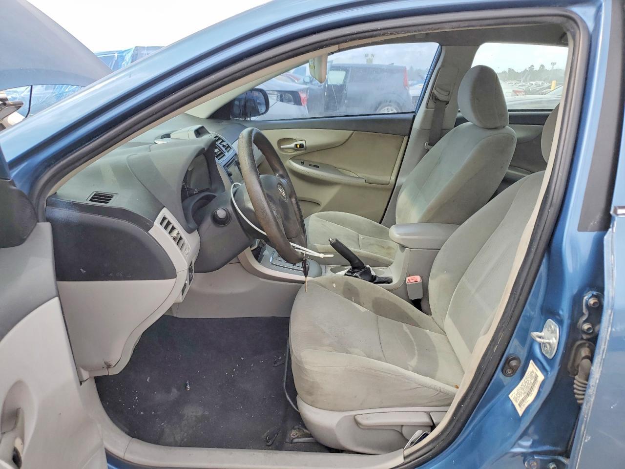 2013 Toyota Corolla Le - Image 7