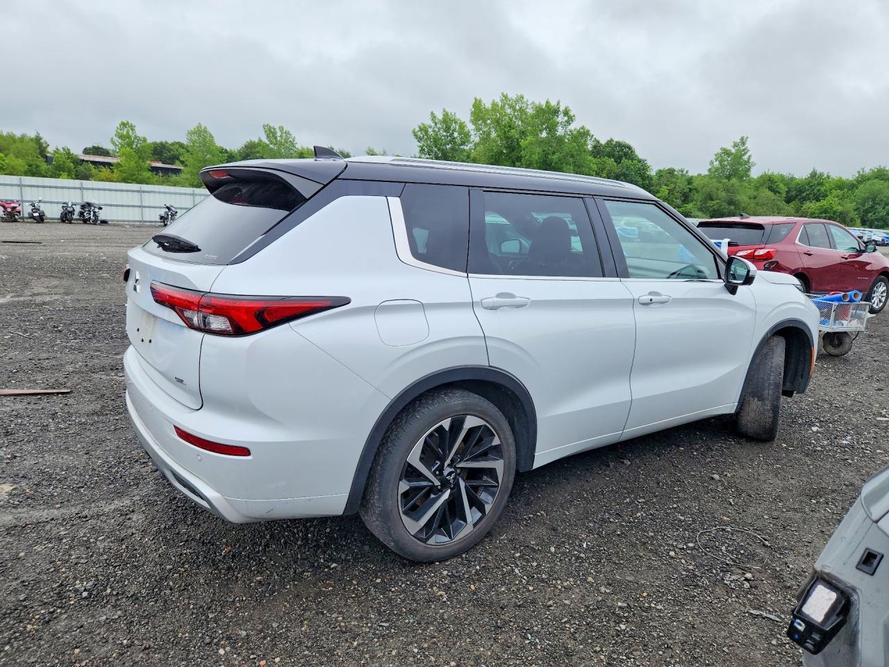 2023 Mitsubishi Outlander Sel - Фото 3