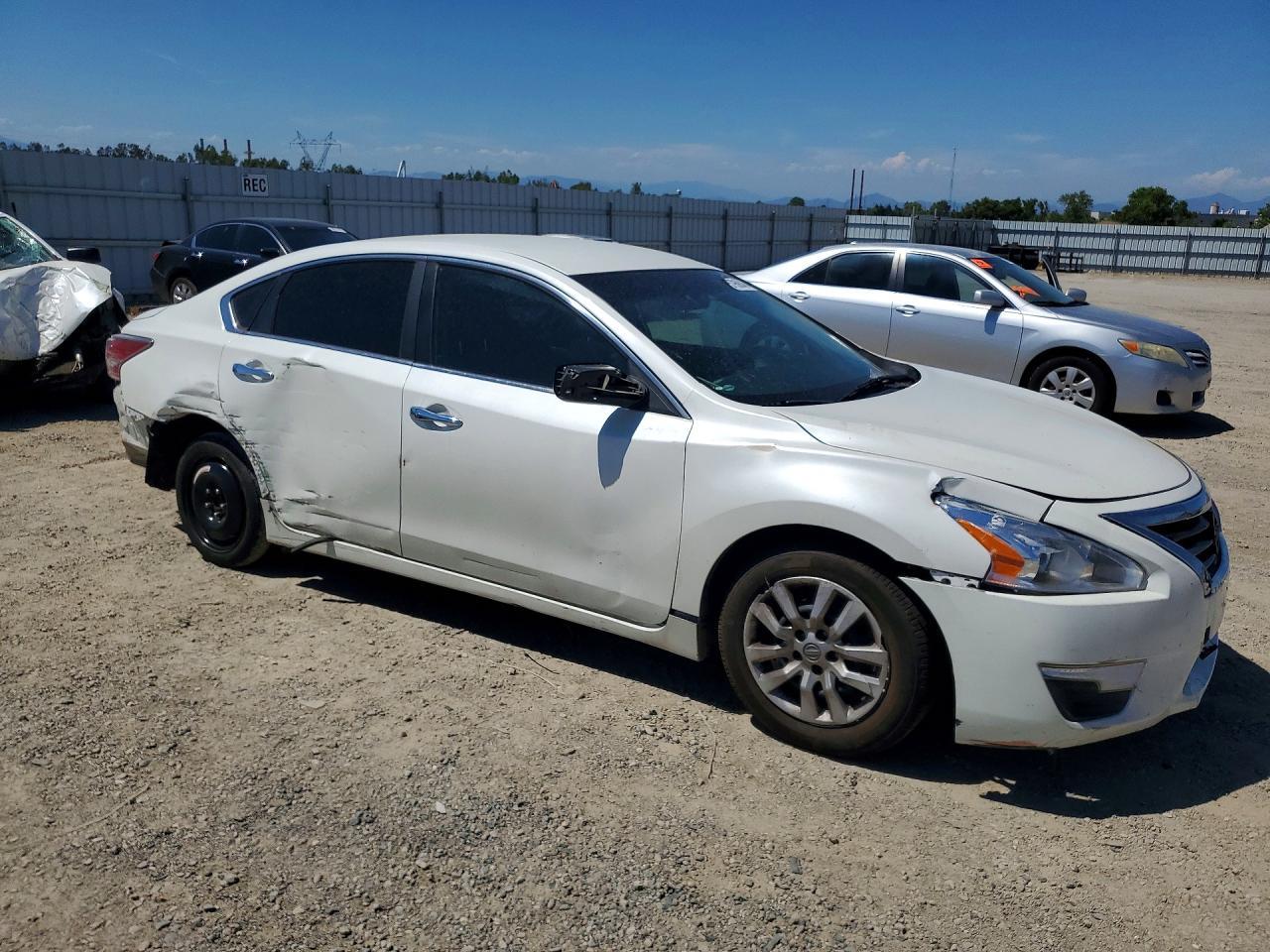 2015 Nissan Altima 2.5 S - Фото 4