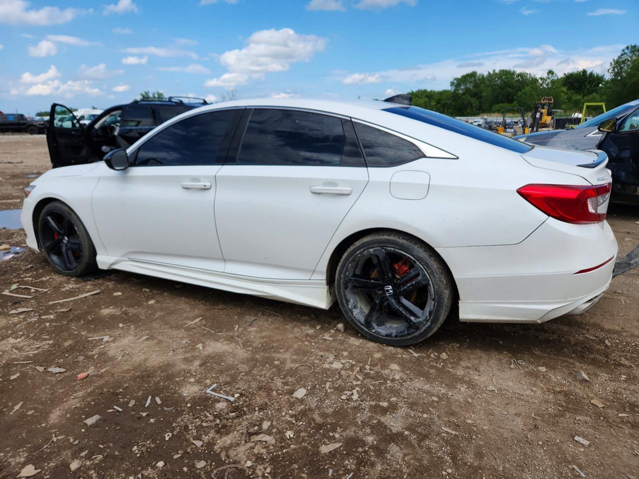 2022 Honda Accord - Фото 2