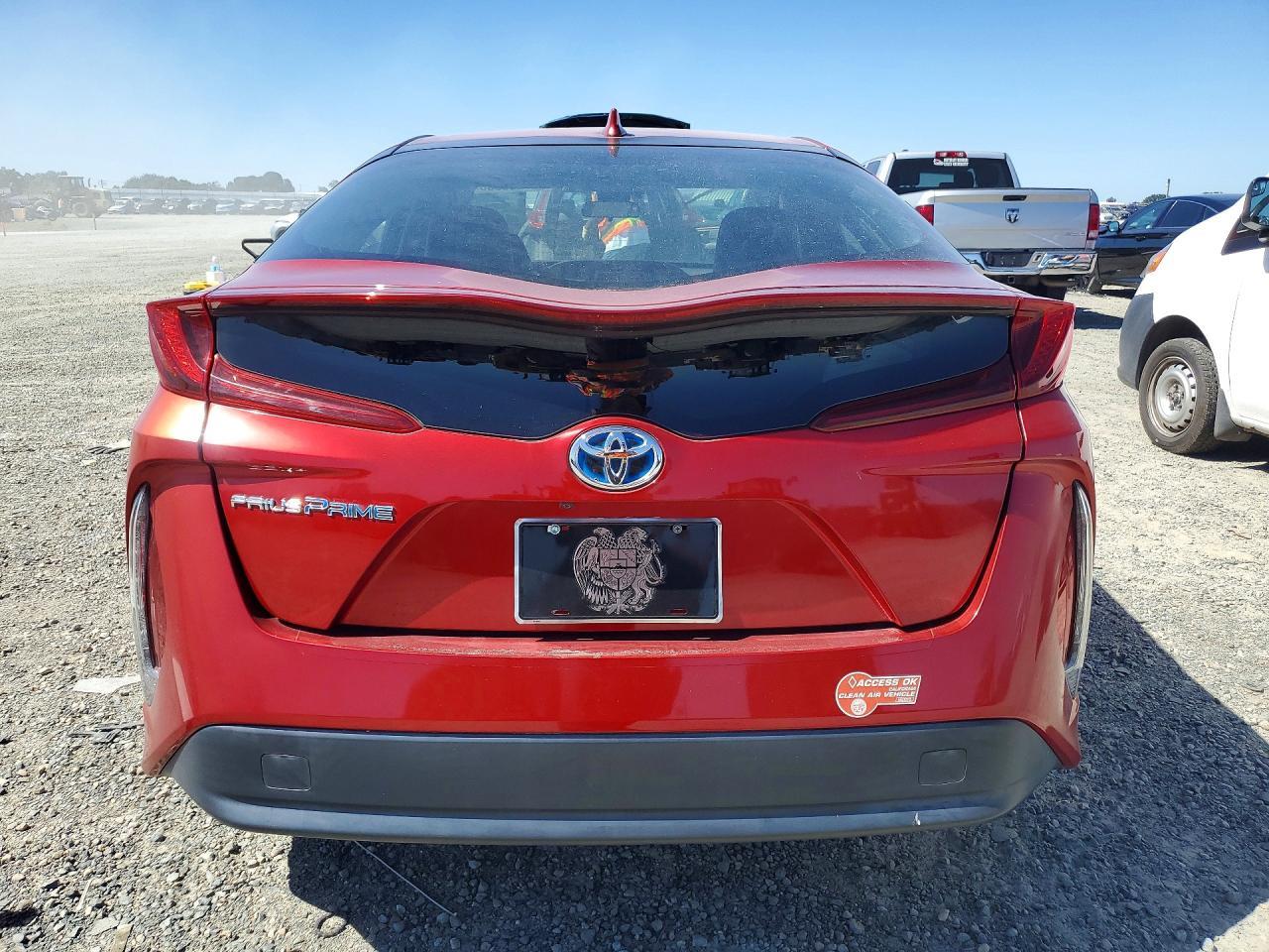 2017 Toyota Prius Prime Premium - Фото 6