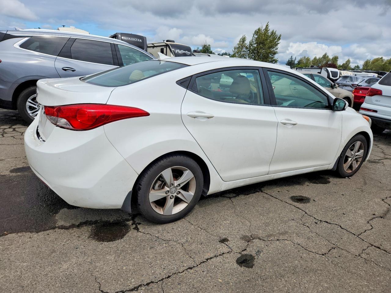 2013 Hyundai Elantra Gls - Image 3