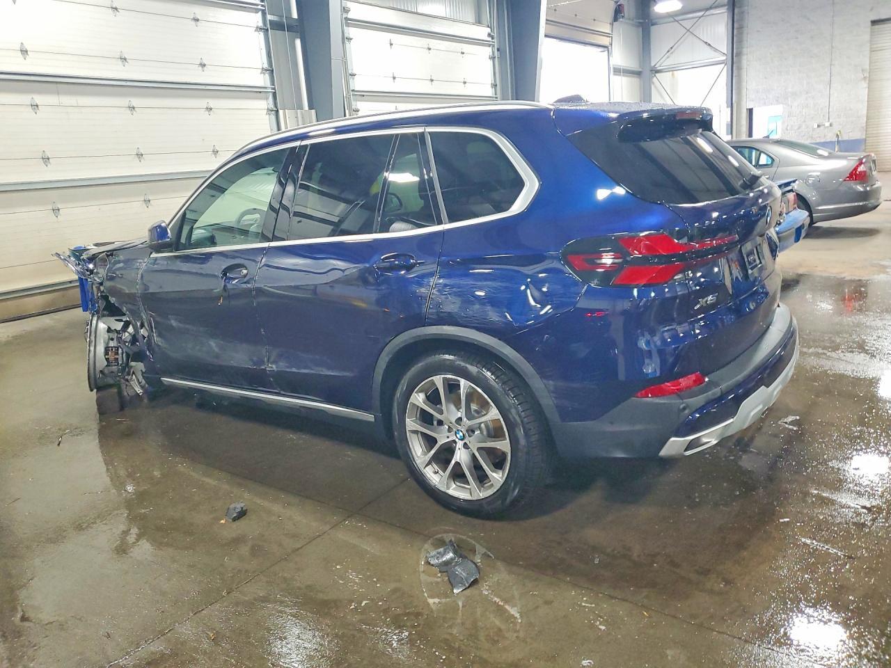 2026 BMW X5 xDrive40I - Фото 2
