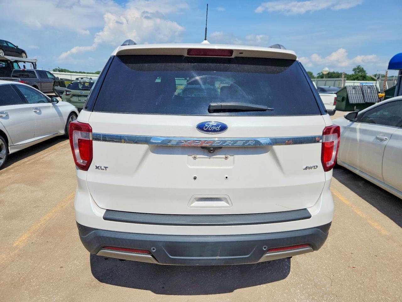 2019 Ford Explorer Xlt - Фото 6