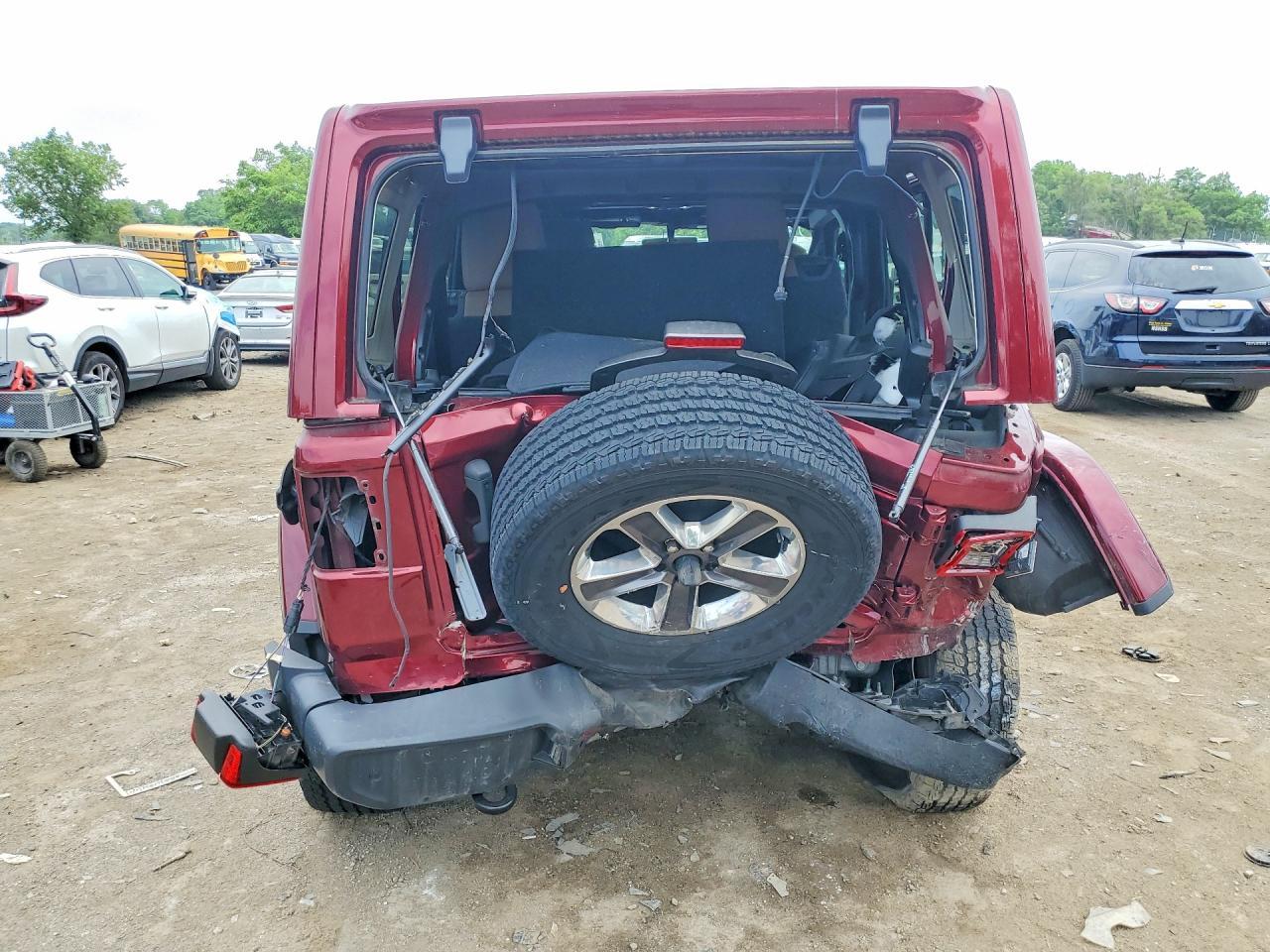 2021 Jeep Wrangler Unlimited Sahara - Фото 6