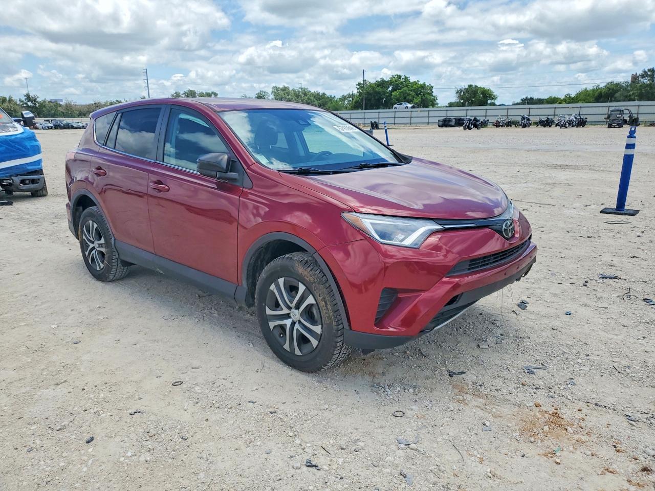 2018 Toyota Rav4 Le - Image 4
