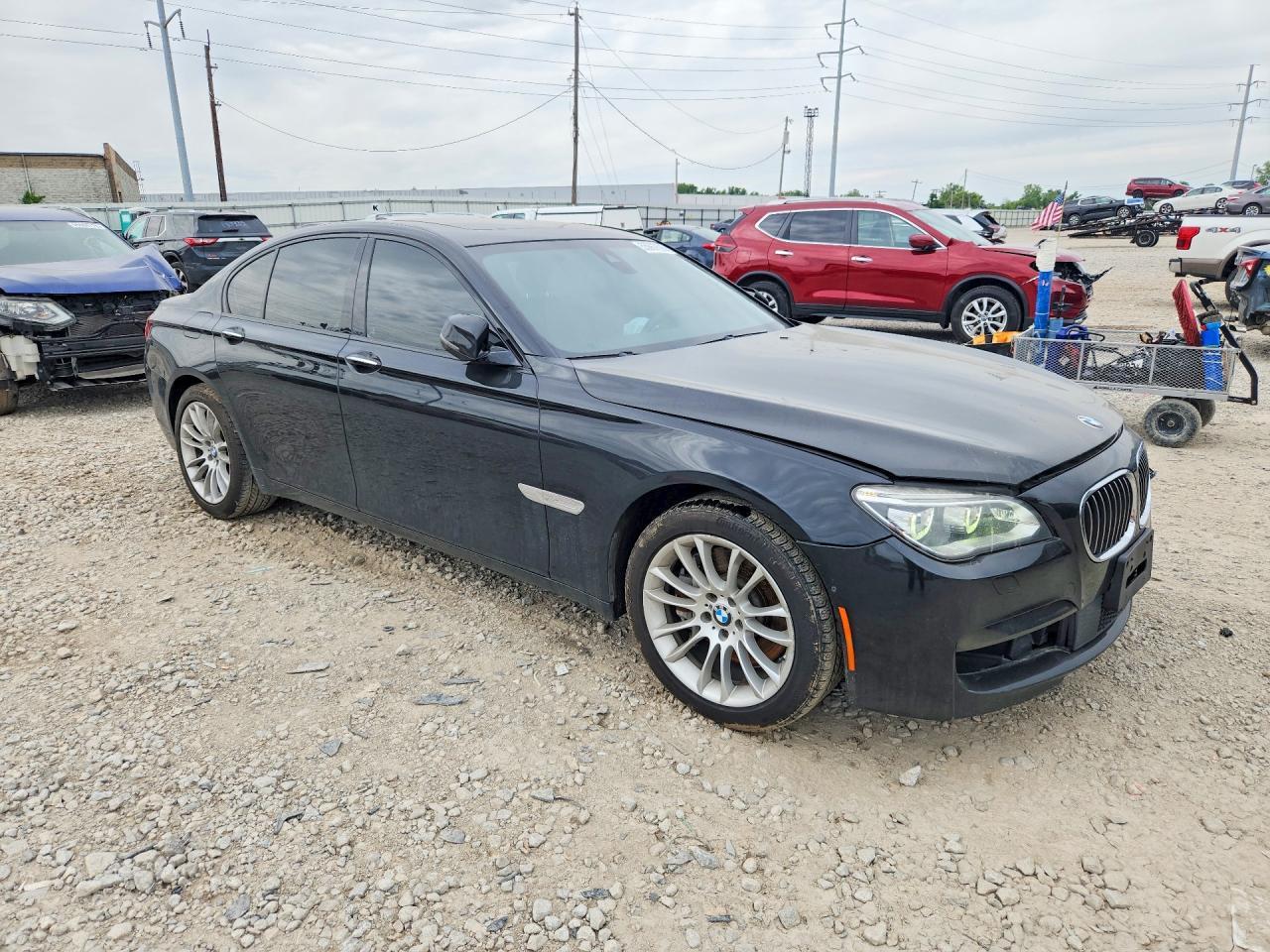2015 BMW 750 Xi - Image 4