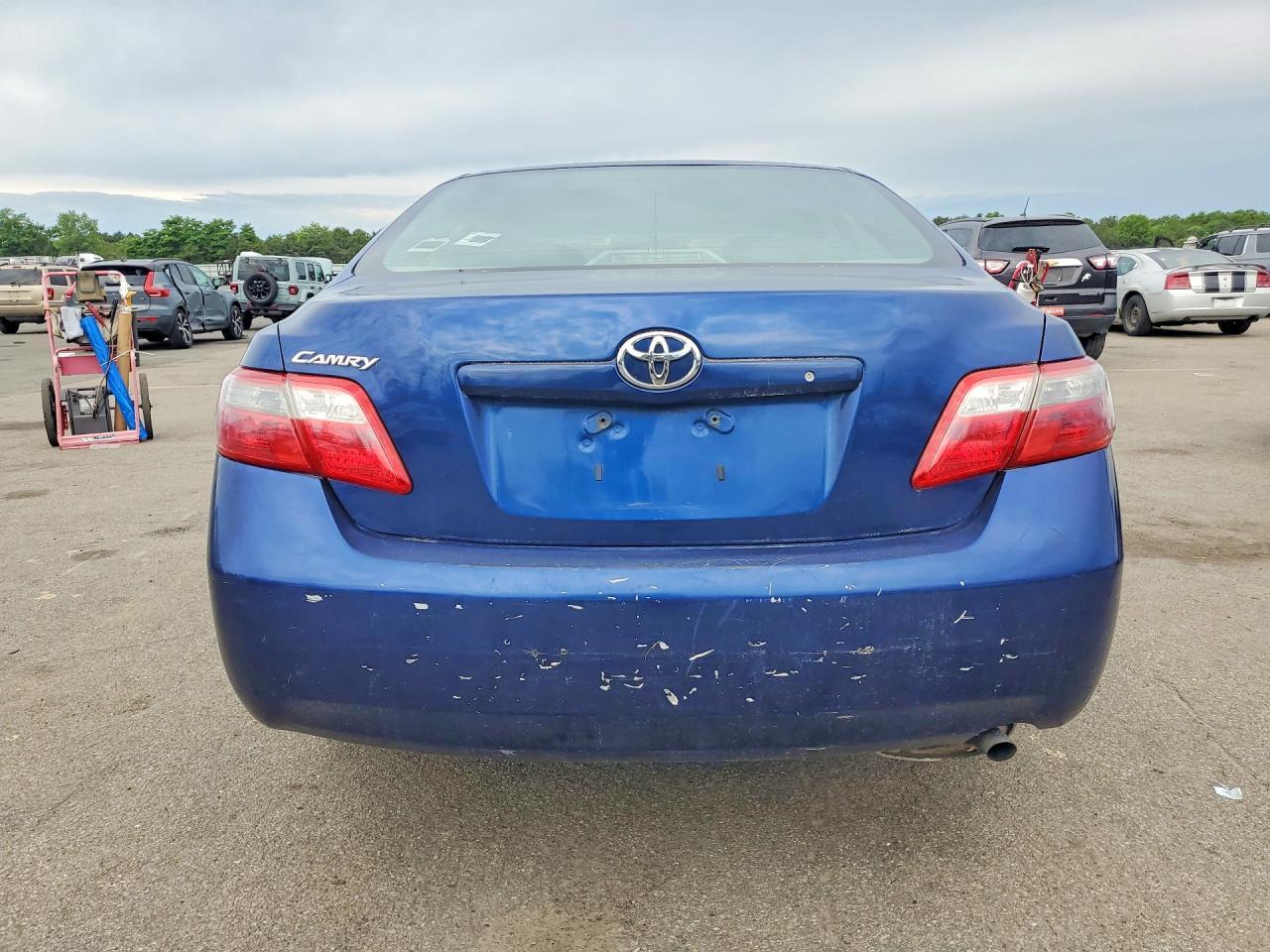 2016 Toyota Camry - Image 6