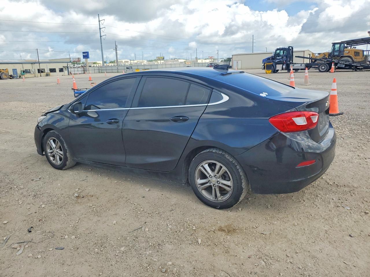 2017 Chevrolet Cruze - Фото 2